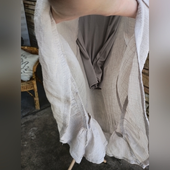 AGB Elegant Cream Ruffle Skirt_Small - Picture 4 of 5